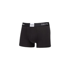 Image 2 : Pack trio de boxers Calvin Klein Underwear homme en coton organique noir, présentation en angle, logo CK sur la ceinture — Delvale