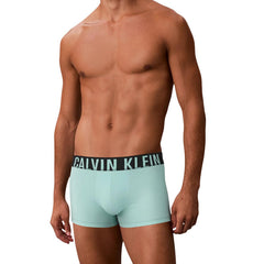 Image 2 : Boxers Calvin Klein Underwear homme empilés montrant les trois ceintures élastiques larges avec logo imprimé — Delvale