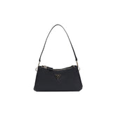 Image 1 : Sac à main Guess Noelle II femme noir bandoulière vue de face, logo triangulaire doré — Delvale