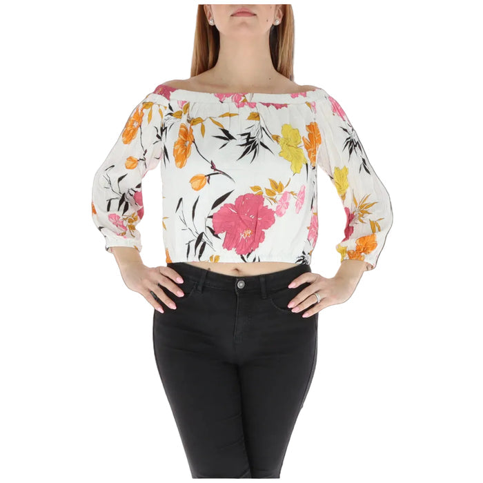 Image 1 : Top Guess femme blanc à motifs floraux délicats avec manches longues et encolure bateau — delvale