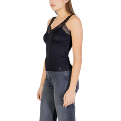 Image 4 : Top bretelles noir Morgan De Toi associé à un jean taille haute gris anthracite, look casual chic femme — Delvale