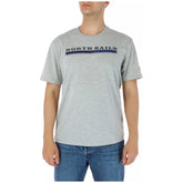 Image 1 : T-shirt North Sails homme gris chiné, imprimé logo North Sails centré sur la poitrine, col rond, manches courtes, porté avec un jean — Delvale