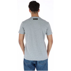 Image 2 : Détail du logo Plein Sport en écriture cursive noire contrasté sur t-shirt gris chiné — Delvale