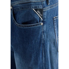 Image 4 : Silhouette complète jean Replay homme coupe straight bleu délavé associé à des sneakers blanches — Delvale