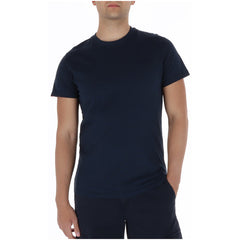 Image 1 : T-shirt Superdry homme col rond bleu marine, coupe ajustée, manches courtes, porté avec un short marine — Delvale