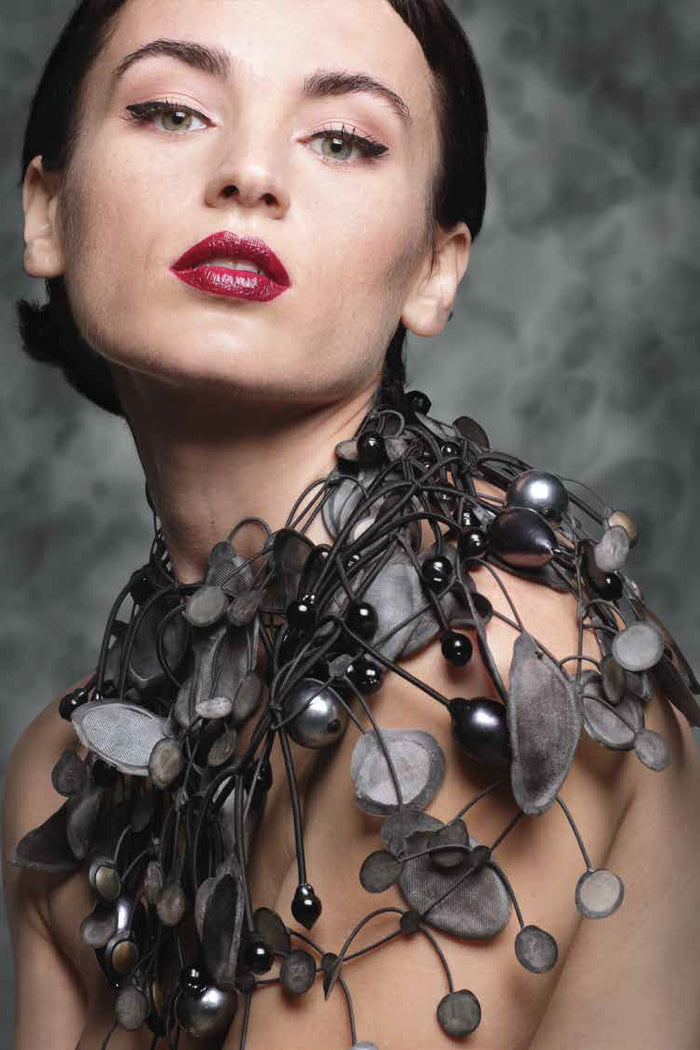 Annemieke Broenink Poppy Necklace Melting Grey