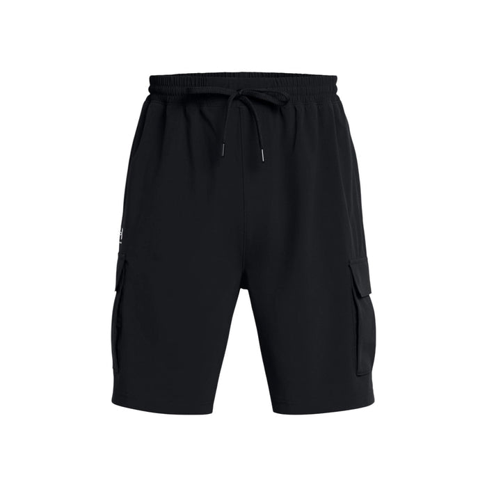 Bermuda cargo Under Armour homme noir de face sur fond blanc, ceinture élastiquée avec cordon et poches cargo des deux côtés
