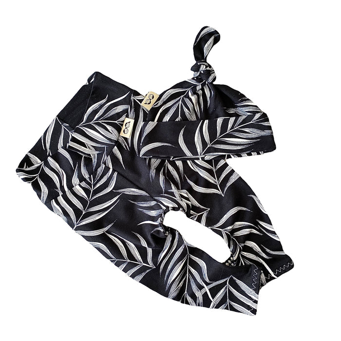 Black Pampas Leaves Leggings and/or Knot Beanie