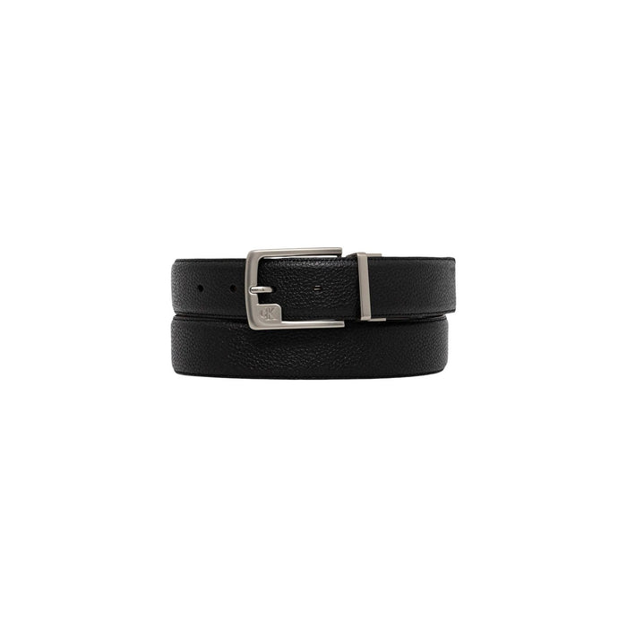 Image 1 : Ceinture homme Calvin Klein en cuir grainé noir avec boucle à ardillon argentée siglée CK, vue de face enroulée — Delvale