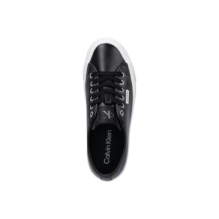Image 4 : Chaussure Calvin Klein Jeans femme vue de derrière, tige cuir noir et contrefort renforcé — Delvale
