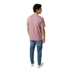 Image 2 : Détail impression et logo Calvin Klein Jeans sur t-shirt rose homme — Delvale