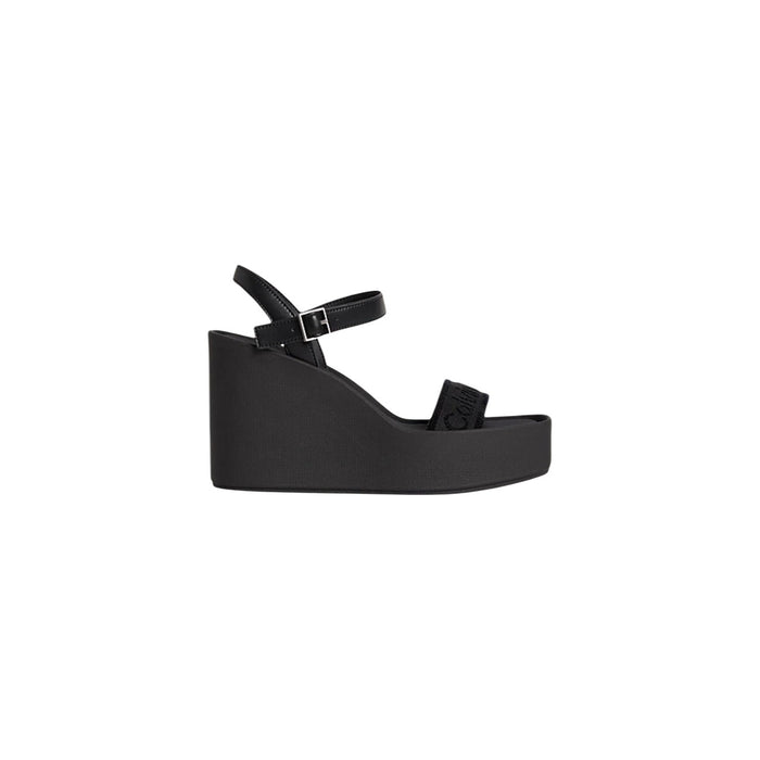 Image 4 : Vue d'ensemble sandales Calvin Klein femme beige plateforme, style minimaliste et élégant — Delvale