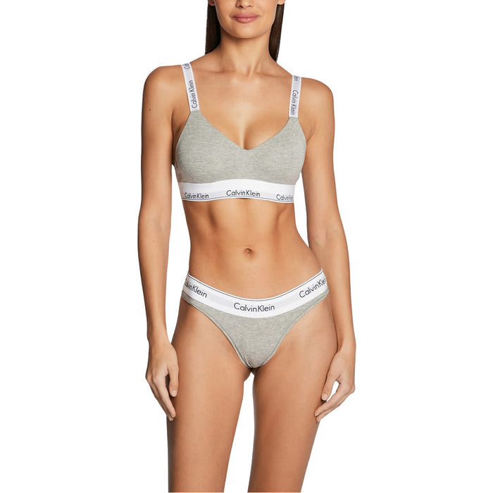 Image 2 : Détail de la lingerie Calvin Klein Underwear avec impression signature — delvale