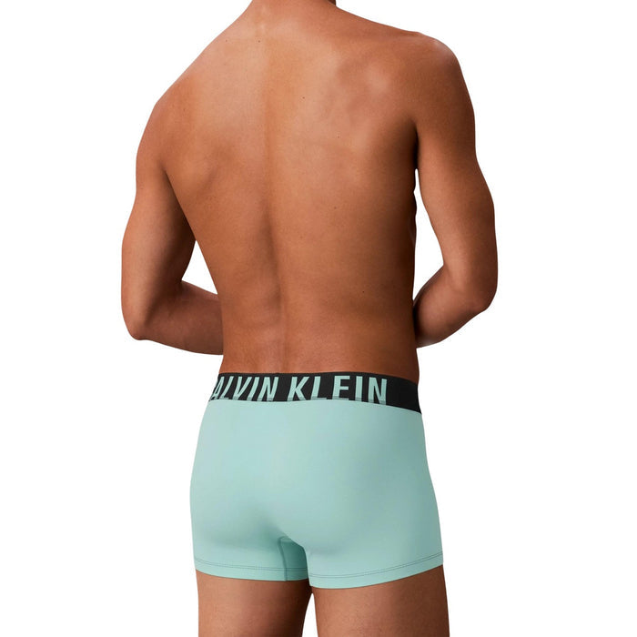 Image 3 : Vue rapprochée du boxer Calvin Klein Underwear Intense Power turquoise pastel avec ceinture noire logotée — Delvale