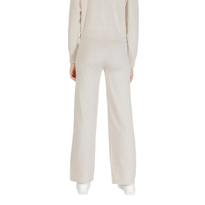 Image 2 : Vue de face du pantalon Choral femme beige, jambe large et ceinture côtelée élastiquée — Delvale