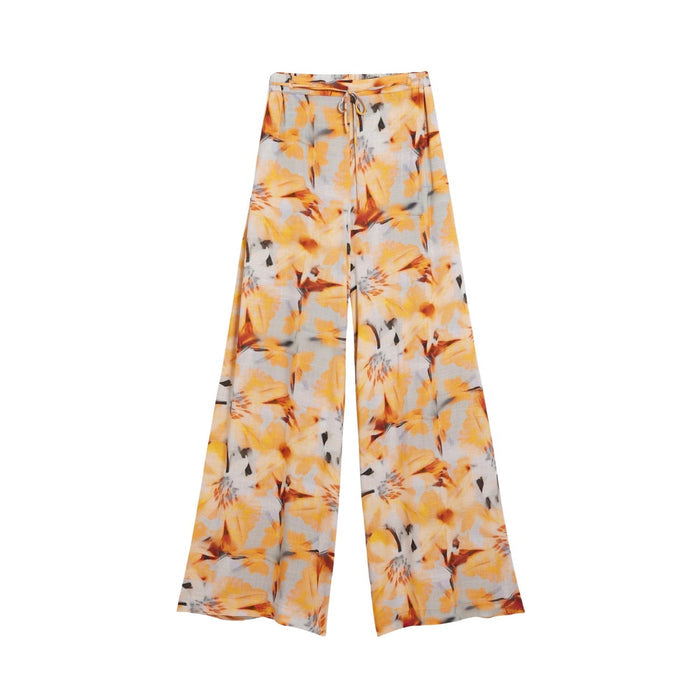 Image 2 : Pantalon Desigual orange fleuri, détail de l'imprimé et de la coupe féminine — Delvale