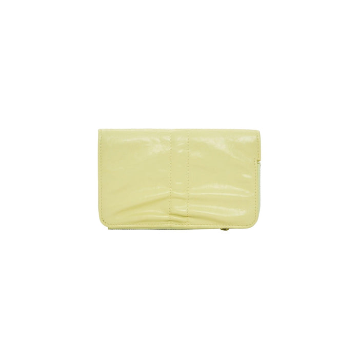 Image 3 : Portefeuille femme Desigual jaune, vue d'ensemble montrant les dimensions compactes — Delvale