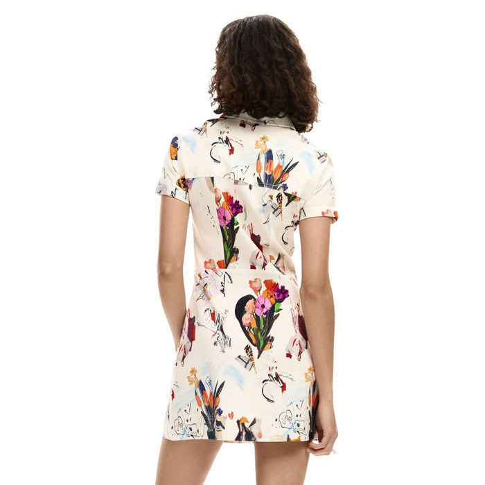 Image 3 : Vue d'ensemble de la robe courte Desigual imprimé fleuri coloré sur fond crème, coupe chemise ajustée longueur mini — Delvale