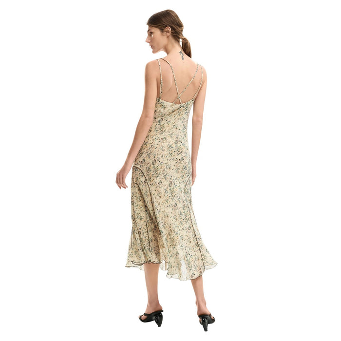 Image 2 : Détail robe Desigual beige bretelles, coupe féminine et motif distinctif — Delvale