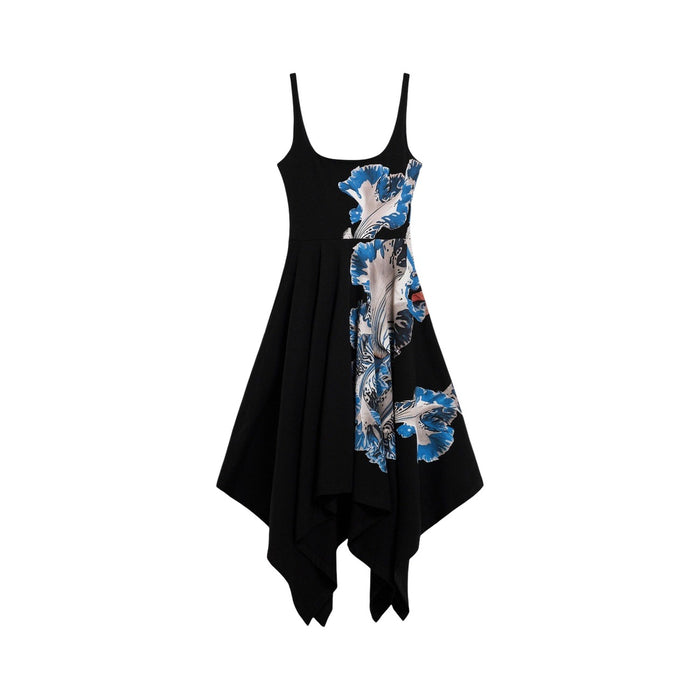 Image 5 : Look complet avec la robe Desigual noire florale portée avec des mules à talon, style élégant et décontracté — Delvale
