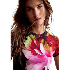 Image 2 : Détail des motifs floraux artistiques sur t-shirt Desigual femme bleu en coton — delvale