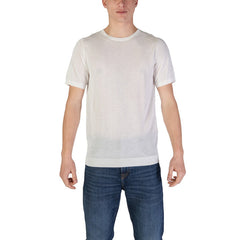 Image 1 : T-shirt maille tricot homme Fashion Brand col rond blanc ivoire, porté avec un jean brut, vue de face — Delvale