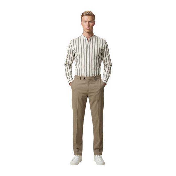 Image 5 : Chemise homme Gianni Lupo blanc rayures col Mao portée en tenue casual — delvale