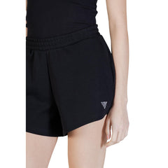 Image 2 : Détail triangle strass argenté sur short noir Guess Active femme coupe ample — delvale