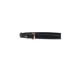 Image 2 : Détail de la boucle dorée rectangle et du logo triangle Guess sur ceinture femme noire texturée — Delvale