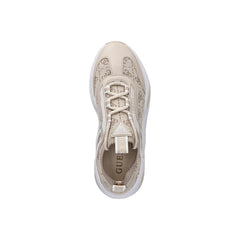 Image 4 : Détail logo Guess sur la languette et le flanc des baskets femme beige — Delvale
