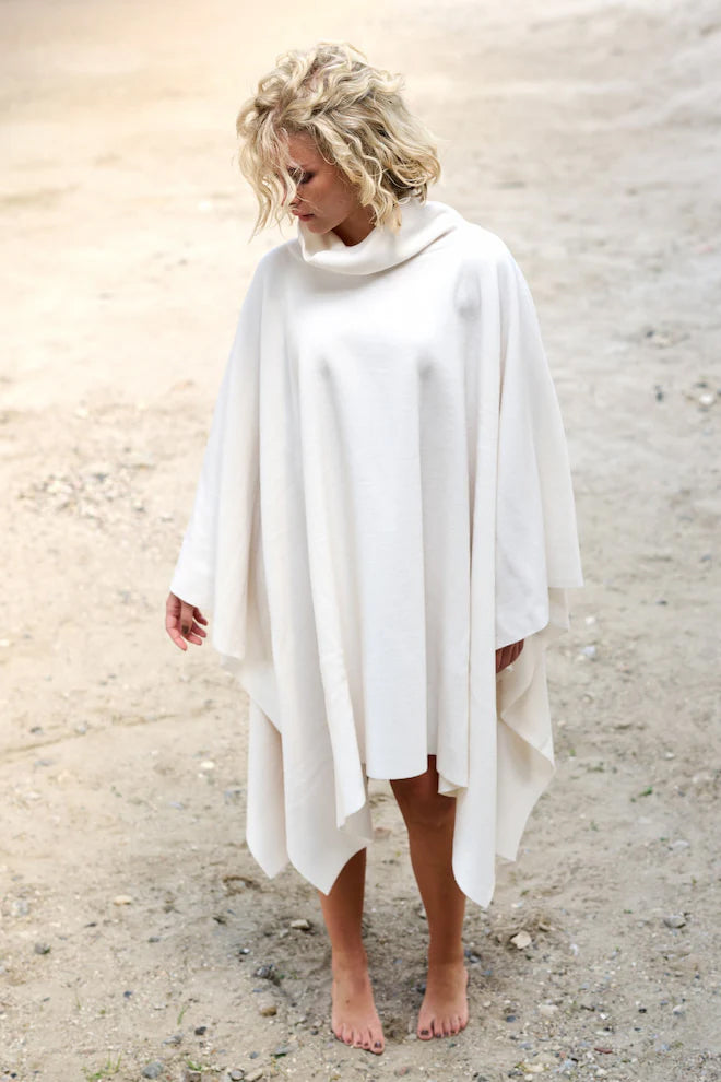 Henriette Steffensen Fleece Lounge Poncho Off-White | 4081