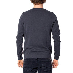 Image 2 : Vue de face du pull homme Jack & Jones gris col V — delvale