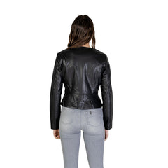 Image 2 : Détail de la veste noire Jacqueline De Yong, coupe moderne et élégante — delvale