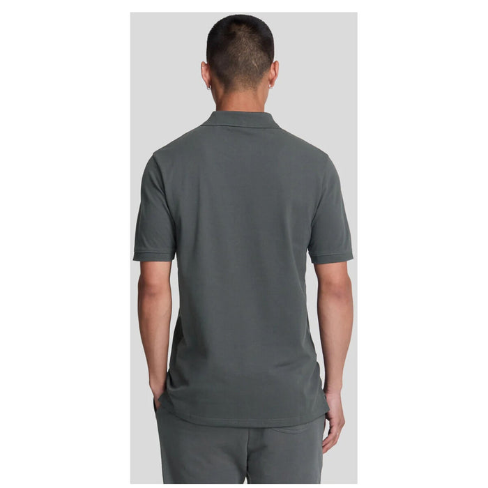 Image 2 : Polo Lyle & Scott homme gris détail impression signature — Delvale