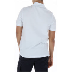 Image 2 : Vue de face du polo classique Lyle & Scott blanc, col polo trois boutons et tissu piqué visible — Delvale