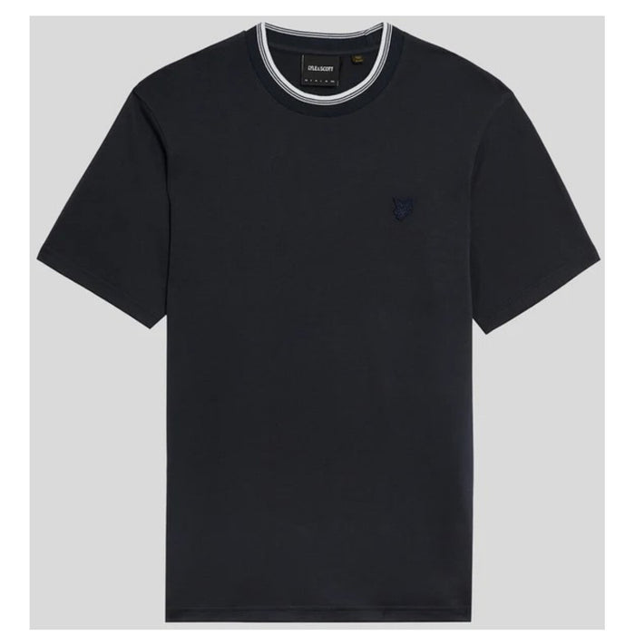 Image 3 : T-shirt Lyle & Scott homme bleu porté, style casual chic en coton — Delvale