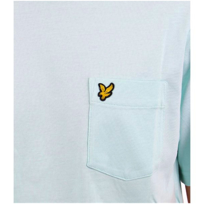 Image 2 : Détail impression et encolure ronde du t-shirt Lyle & Scott homme vert — Delvale
