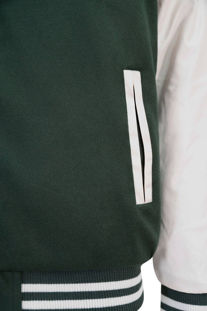 Dark green/White