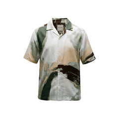 Image 2 : Vue de face complète de la chemise resort Only & Sons motif coloré vert, beige et bordeaux sur mannequin — Delvale