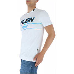 Image 3 : Détail du logo imprimé Plein Sport sur t-shirt homme blanc, typography bold avec ligne bleue séparatrice et inscription SPORT en bleu — Delvale