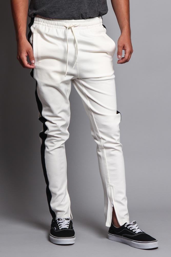 Off White/Black / Small