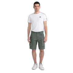 Image 4 : Bermuda Replay beige homme porté, coupe moderne — Delvale