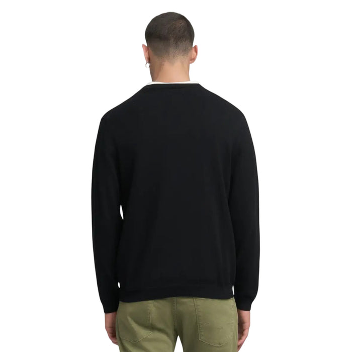 Image 2 : Pull Replay homme noir détail texture coton et finitions — Delvale