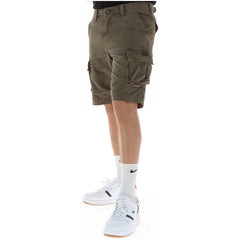 Image 3 : Détail des poches cargo latérales à rabat du bermuda Superdry homme kaki — Delvale