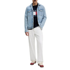 Image 2 : T-shirt Tommy Hilfiger Jeans bleu homme avec imprimé signature, détail du motif — Delvale