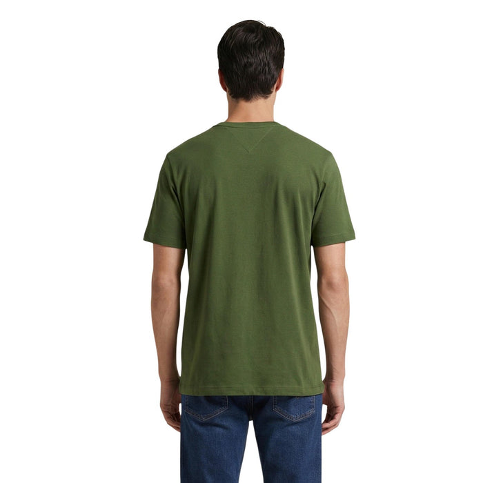 Image 3 : Détail du logo drapeau tricolore Tommy Hilfiger brodé sur la poitrine gauche du t-shirt vert — Delvale