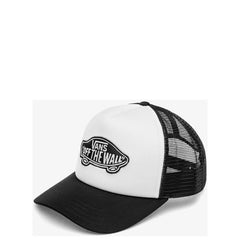 Image 1 : Casquette trucker Vans Classic Patch Off The Wall, façade blanche avec broderie noire et filet noir, vue trois quarts — Delvale